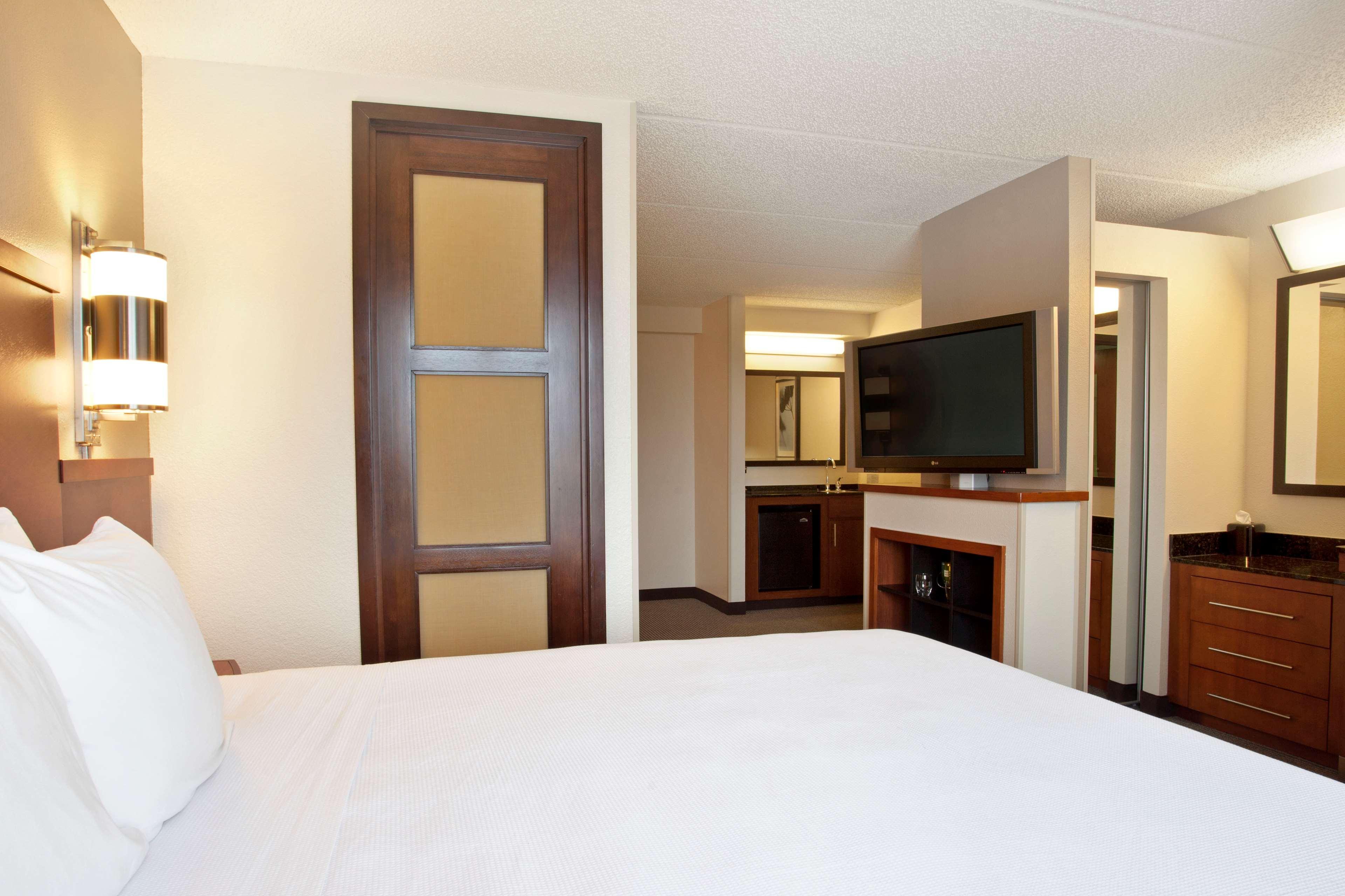 Hyatt Place Across From Universal Orlando Resort מראה חיצוני תמונה