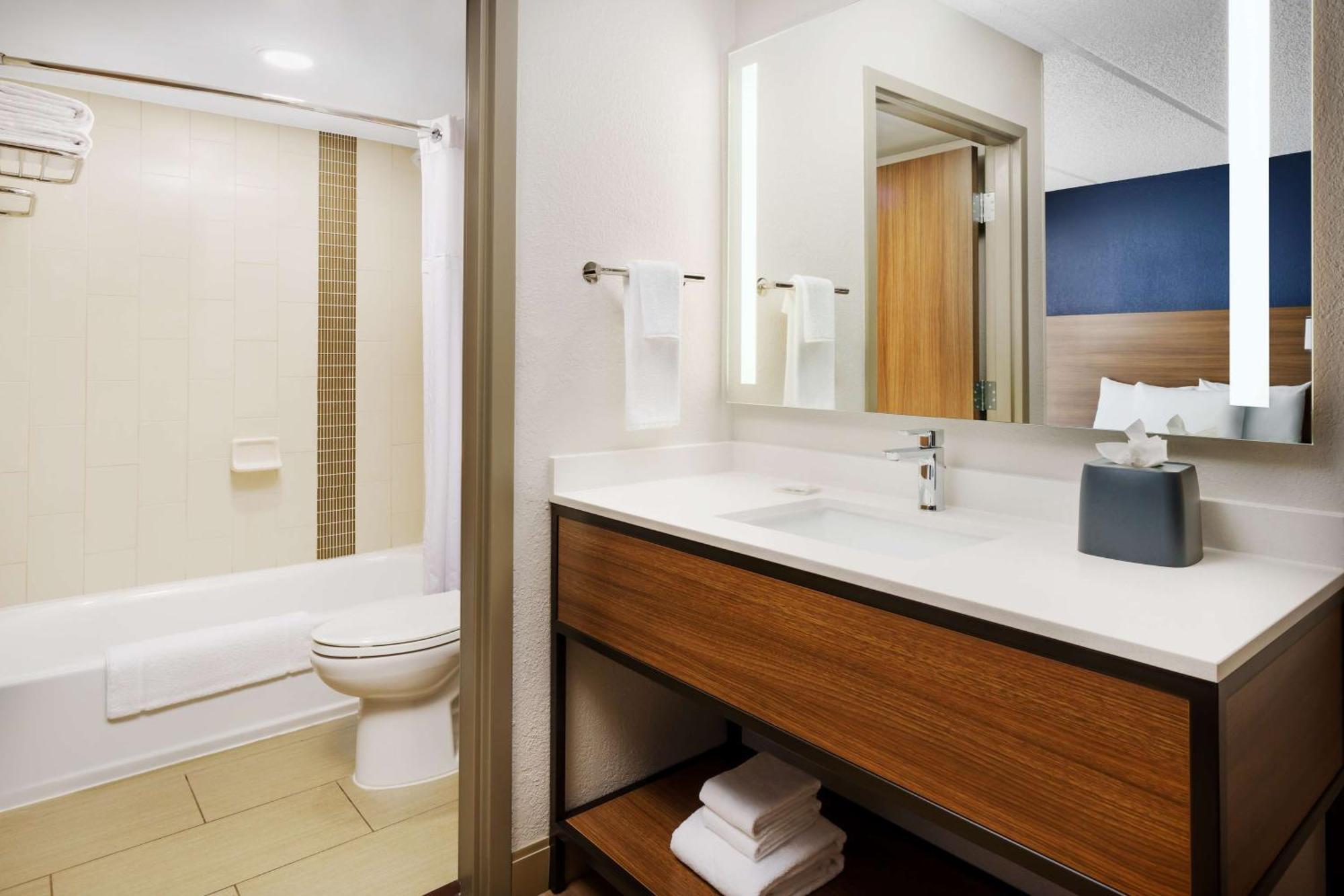 Hyatt Place Across From Universal Orlando Resort מראה חיצוני תמונה